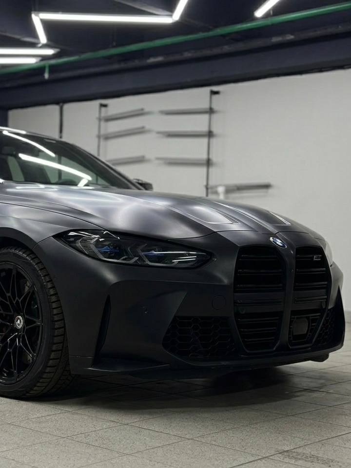 BMW M4 Competition в цветном полиуретане — фото 3