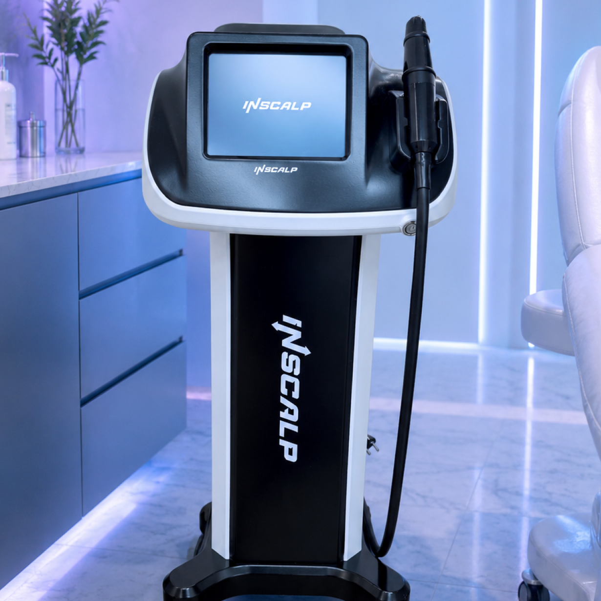 INSCALP, крупный план аппарата и манипулы
