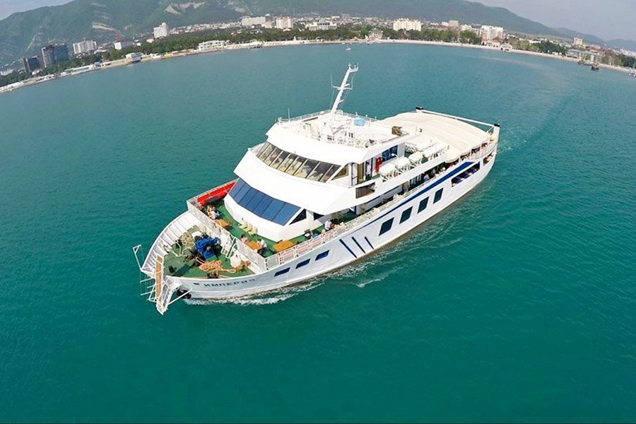 Морская прогулка на скалу Парус в Геленджике. Туристика-лайф