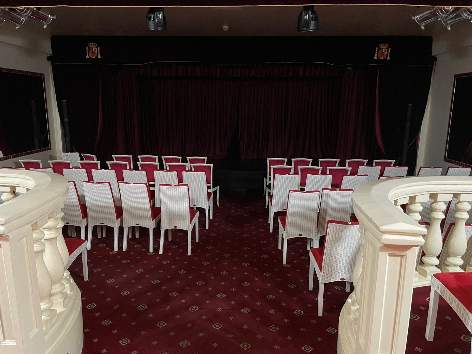 Брюсов-холл — зрители