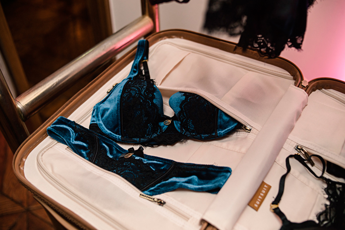 Как хранить бельё и правильно упаковывать в чемодан