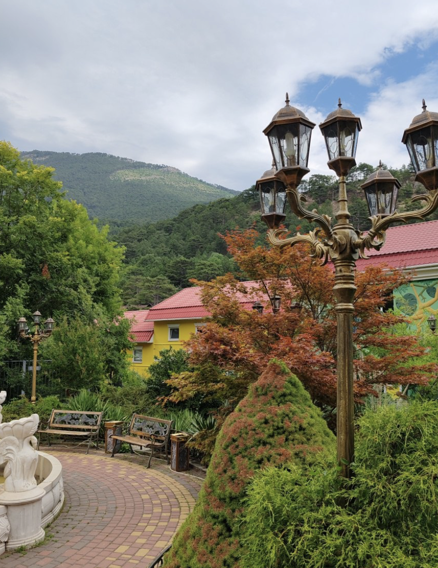 Ялтинский зоопарк Сказка