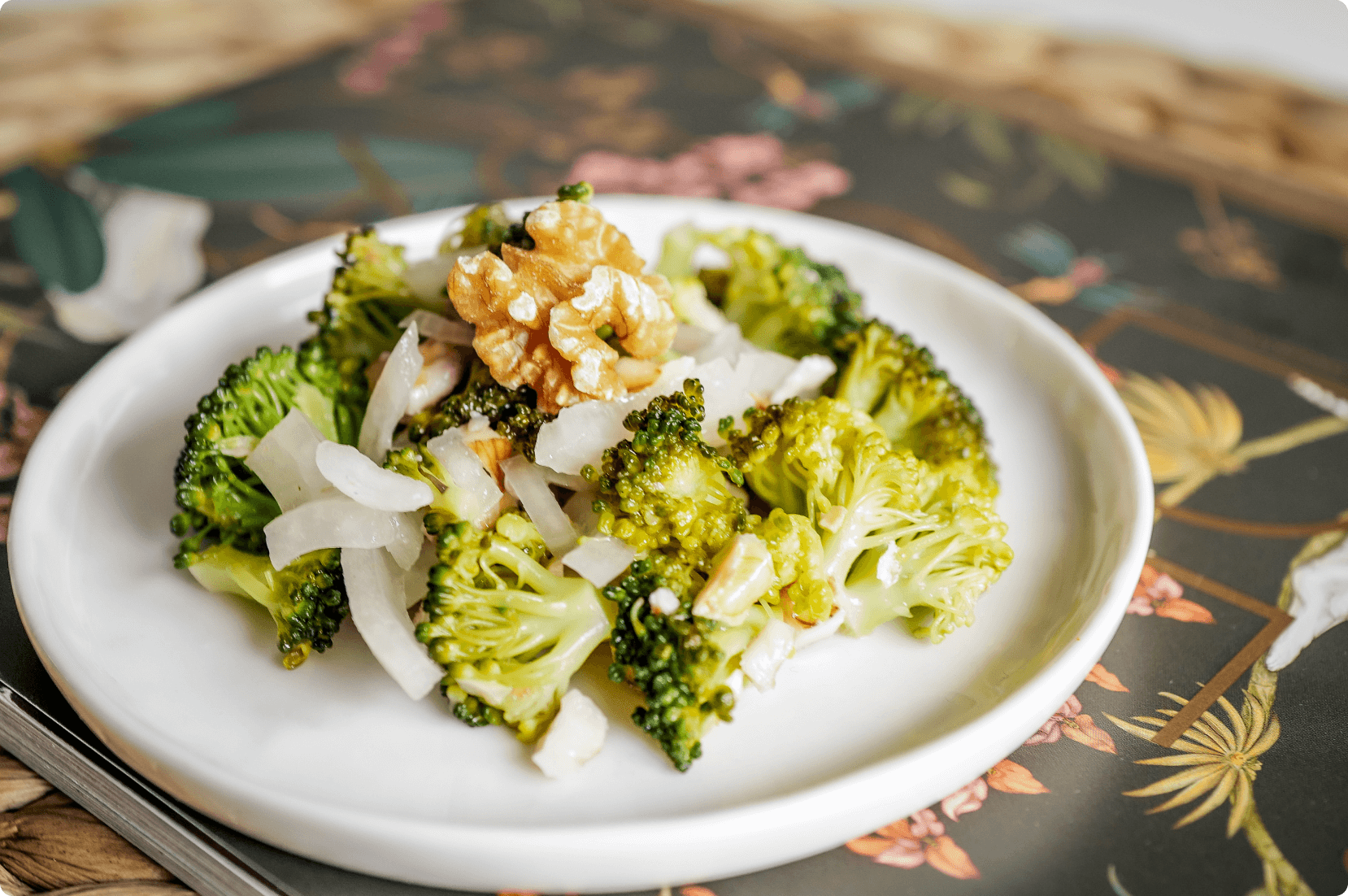 Broccoli, fruit and nuts