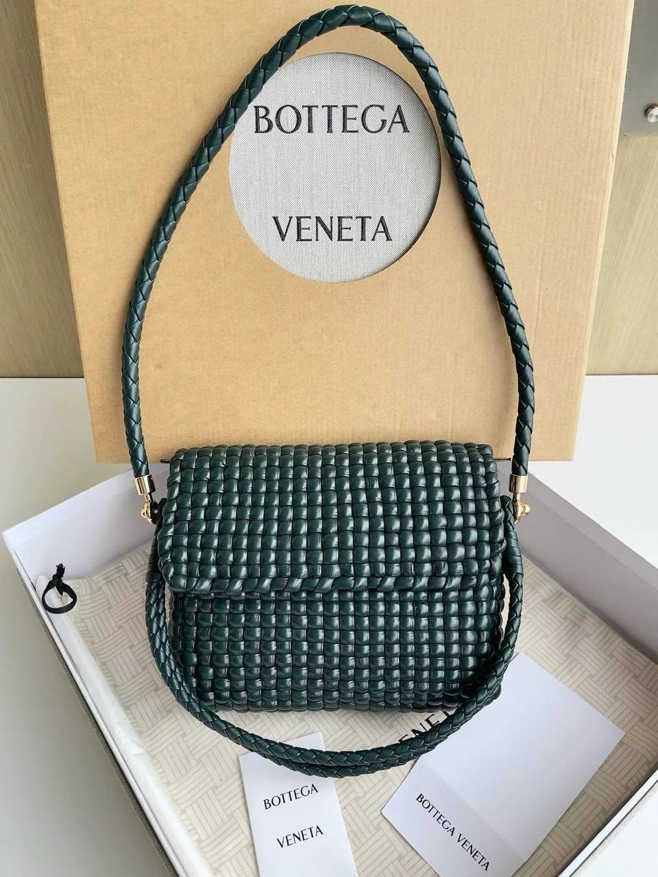 Плетеная женская брендовая сумка