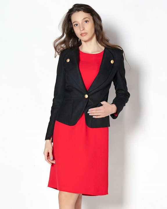 Класическо черно сако с втален силует, подходящо за офиса, както и връхна дреха през пролетта и лятото