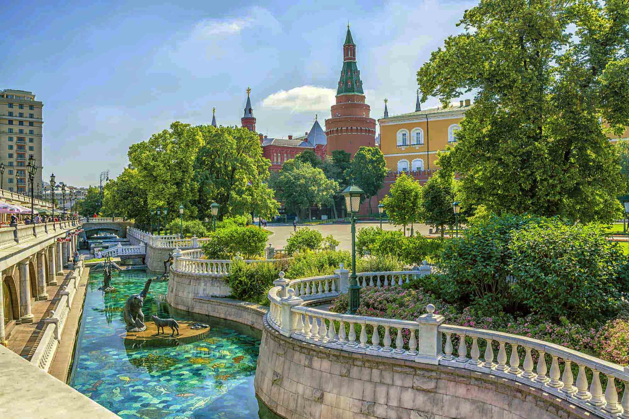 Александровский сад Москва летом