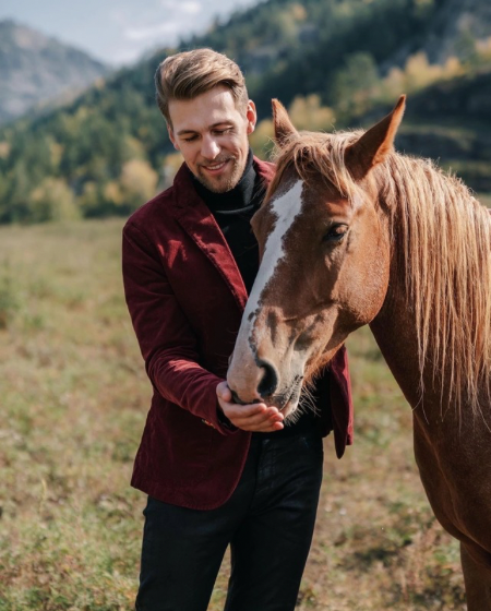 Ведущий публичных мероприятий Никита Анисимов