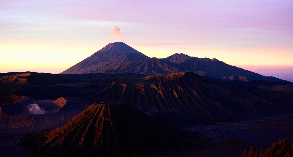 Вулканы Тенгер-Семеру-Бромо, остров Ява, Индонезия