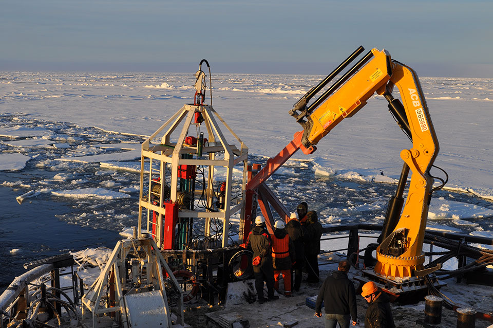 Росгеология заключила соглашения с российскими производителями оборудования для морской геологоразведки