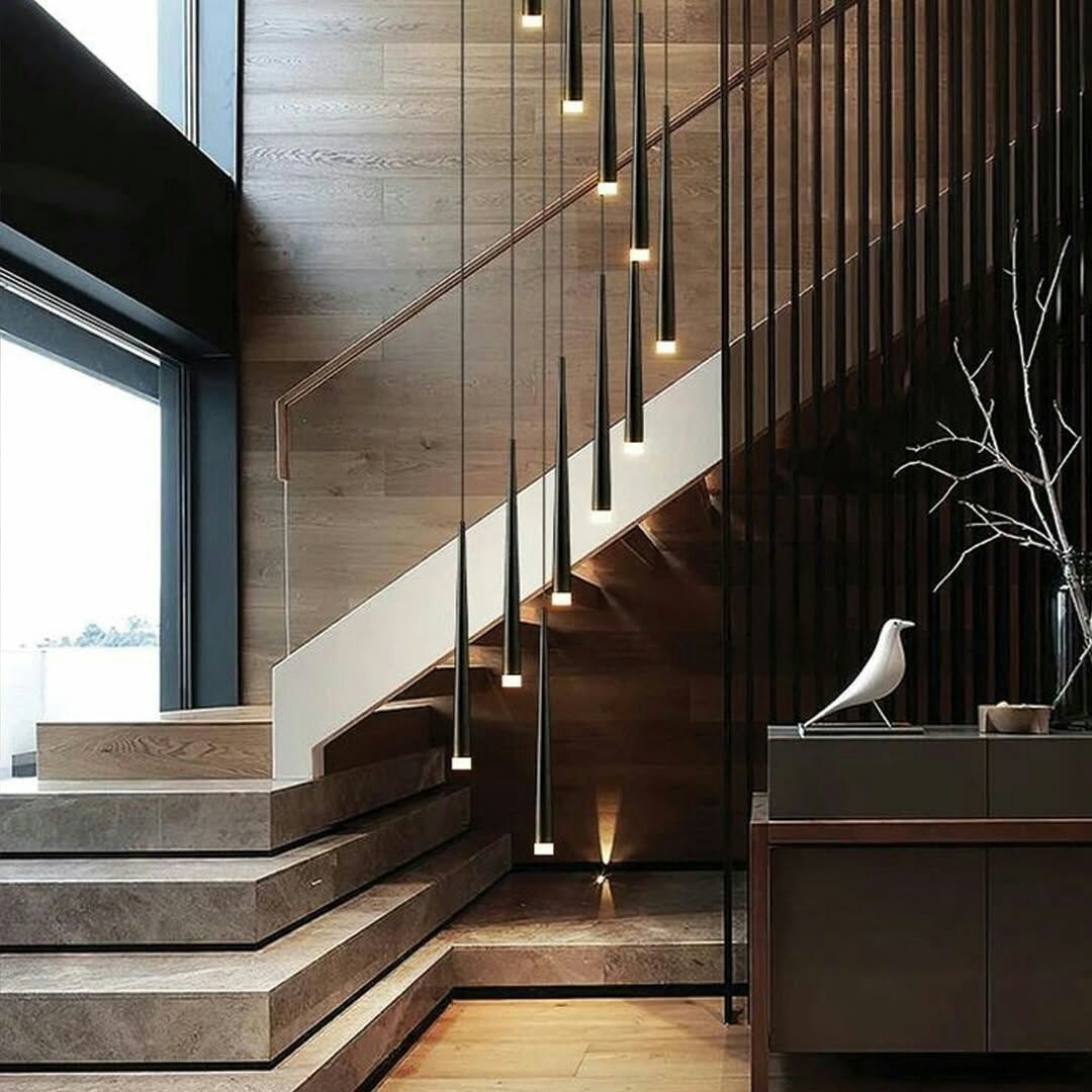 Тетивная лестница открытого типа с подиумным первым маршем “Stage One”