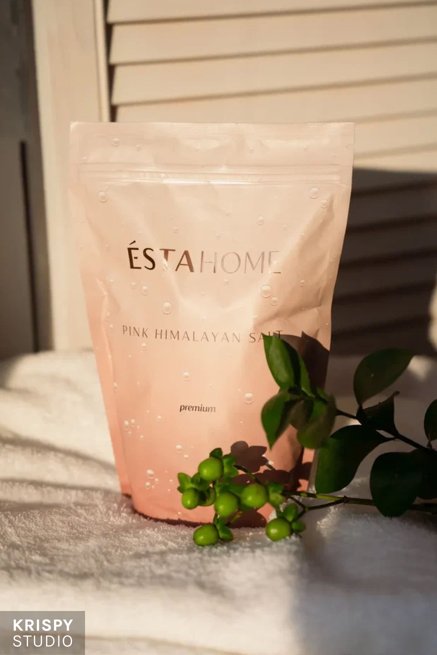 Нежная фотосессия с моделью и солью для ванн ESTAHOME