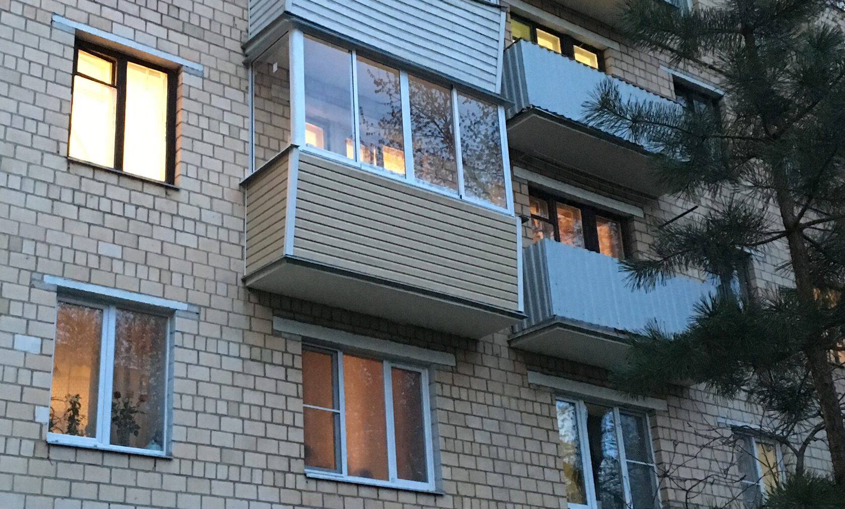 Отделка балкона