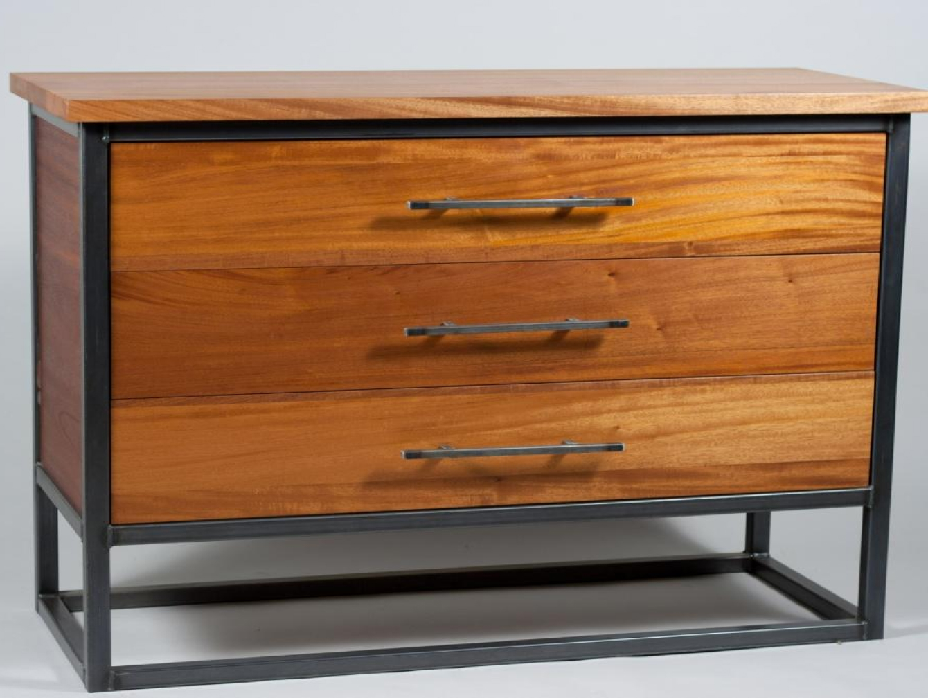 Тумба из дерева 