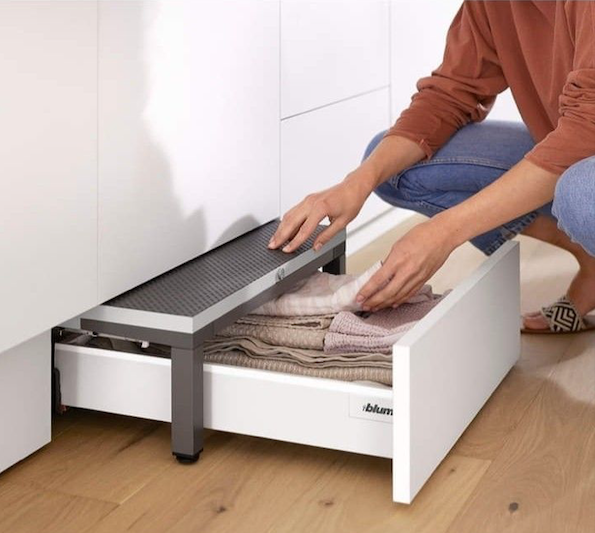 цокольный ящик подставка blum