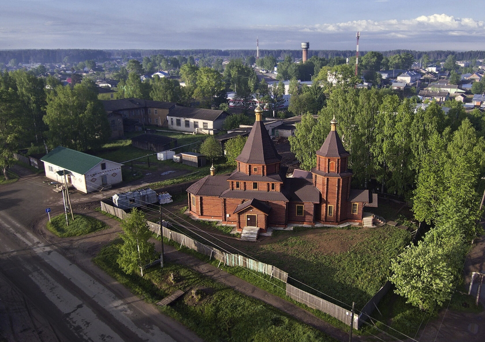 Погода даровской кировской. Поселок Даровской. Даровой Кировская область. П Даровской Кировской области. Поселок Даровской Церковь.