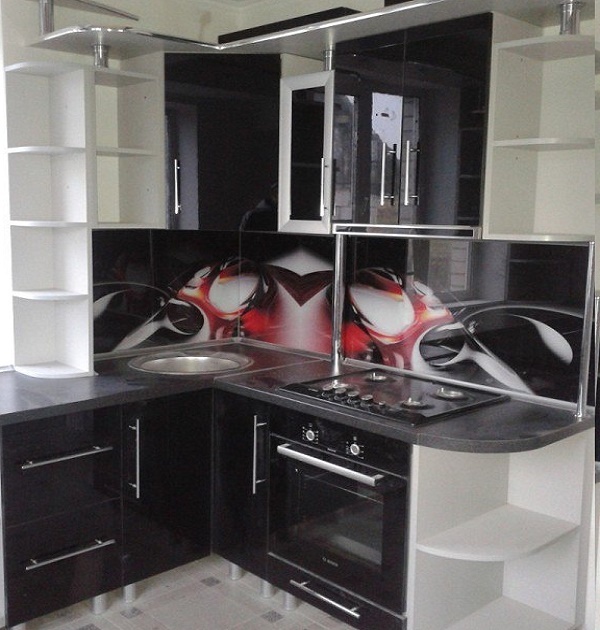 черная акриловая мебель для кухни