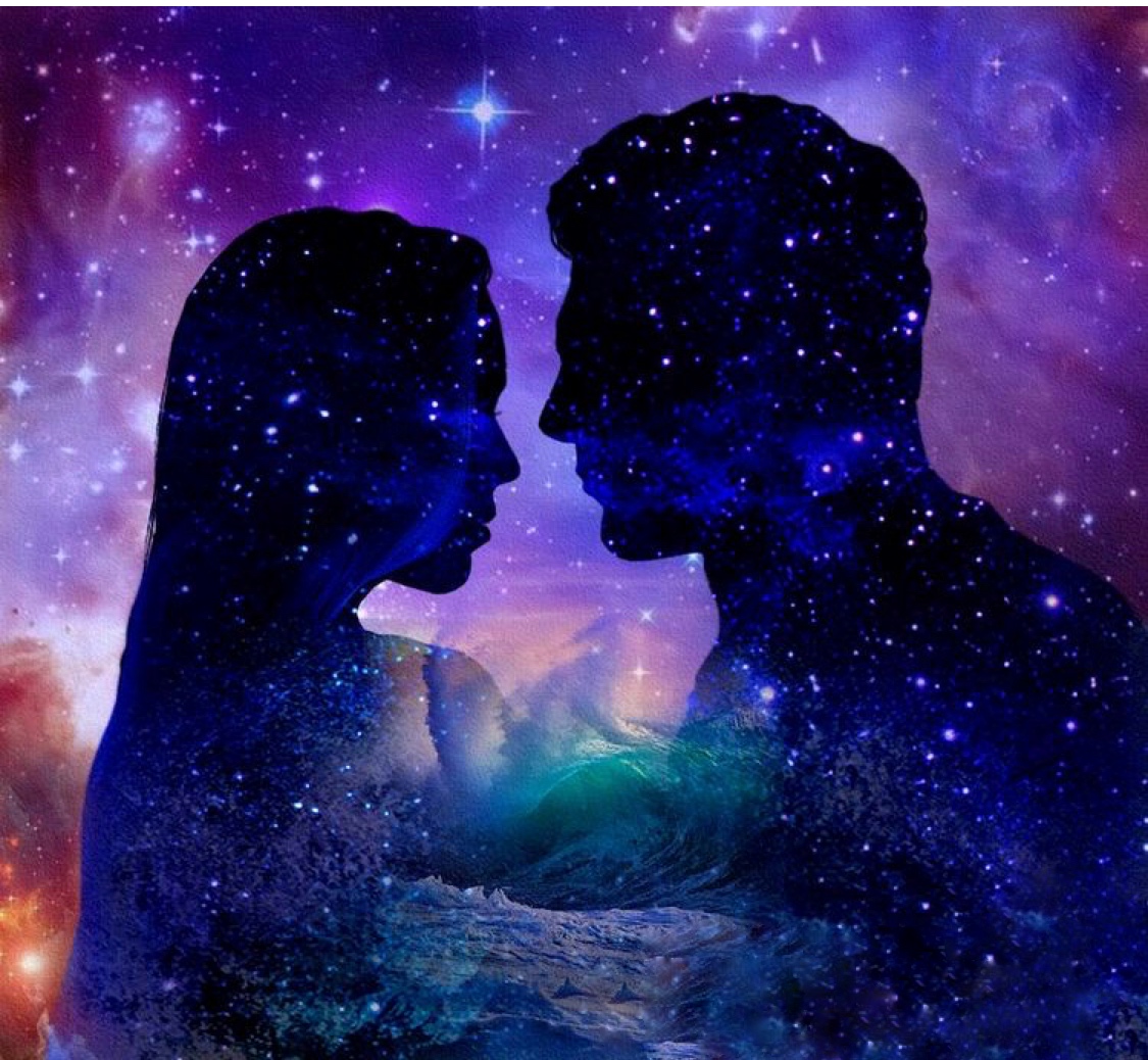 Его душа а звездное серебро. Космос любовь. Вселенная и любовь. Влюбленные Вселенная. Мужчина и женщина во Вселенной.