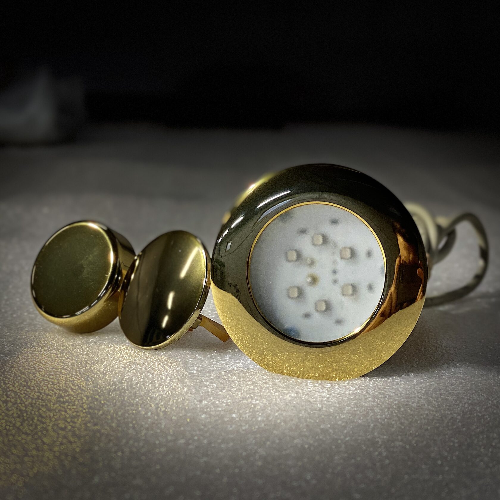 покраска светильника в золото