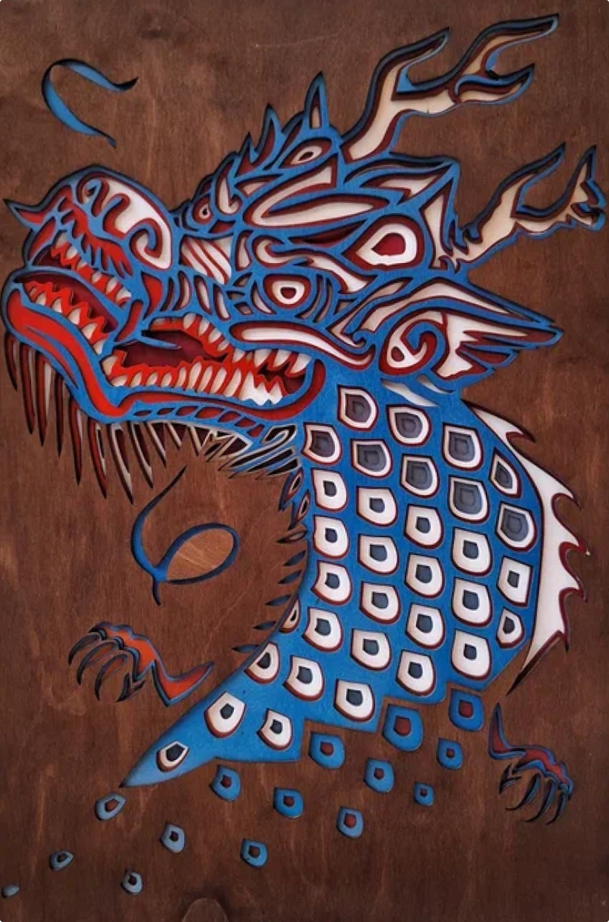 Панно из дерева в виде дракона в синем цвете
