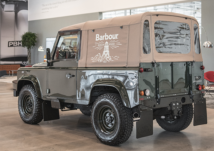 Коллаборация Barbour x Land Rover Defender
