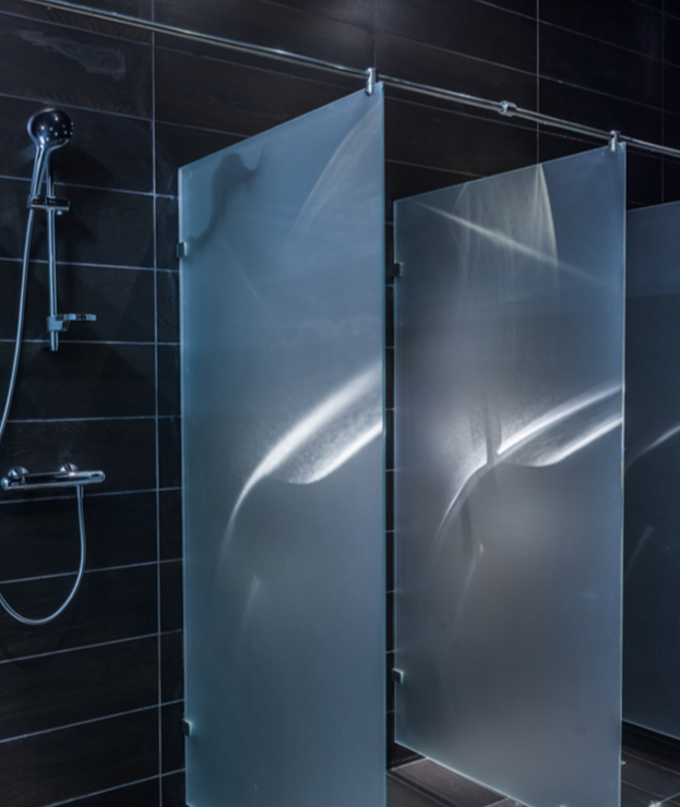 Лифт из стекла в ТЦ фото