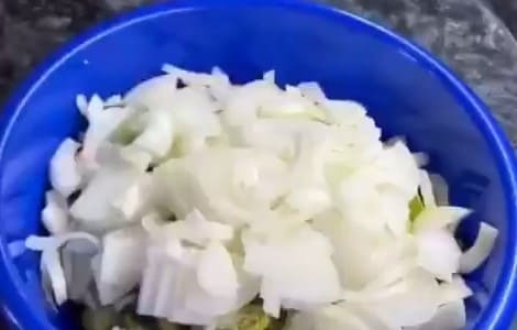 Приготовление маринованных кабачков колечками на зиму: шаг 3