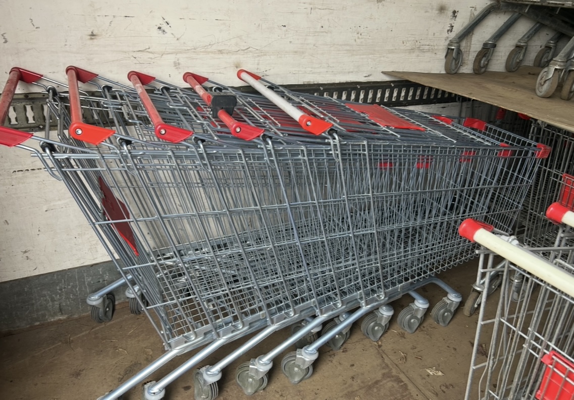 Тележки на 210 литров б/у