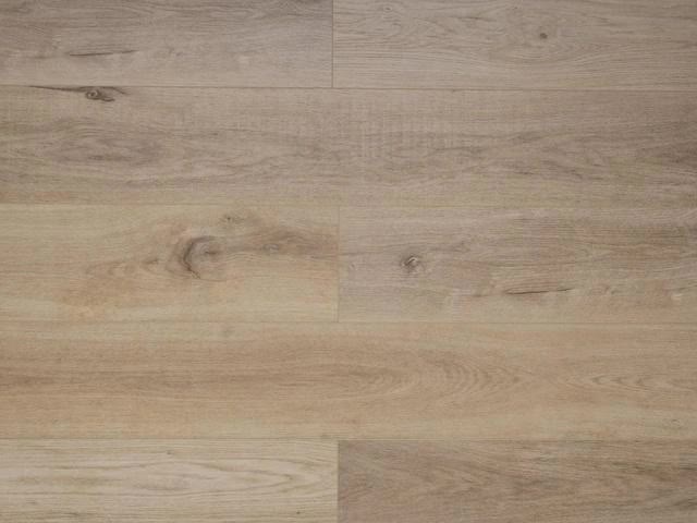 My Step SPC с IXPE — тихий шаг и быстрая укладка; натуральный дубовый декор, для семей с детьми и питомцами. Образцы в салоне Санкт-Петербурга