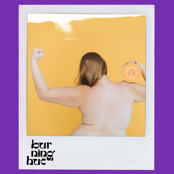 Девочка играет с машинками. Гендерные стереотипы