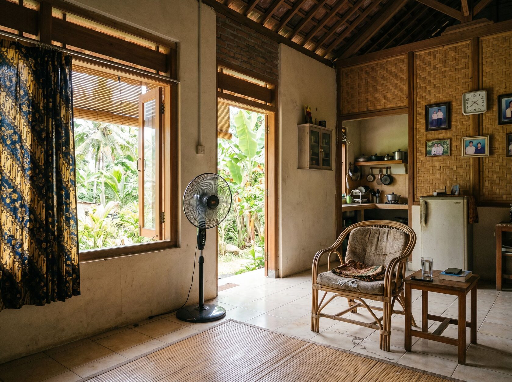 Trik rumah sejuk tanpa AC di rumah tropis Indonesia