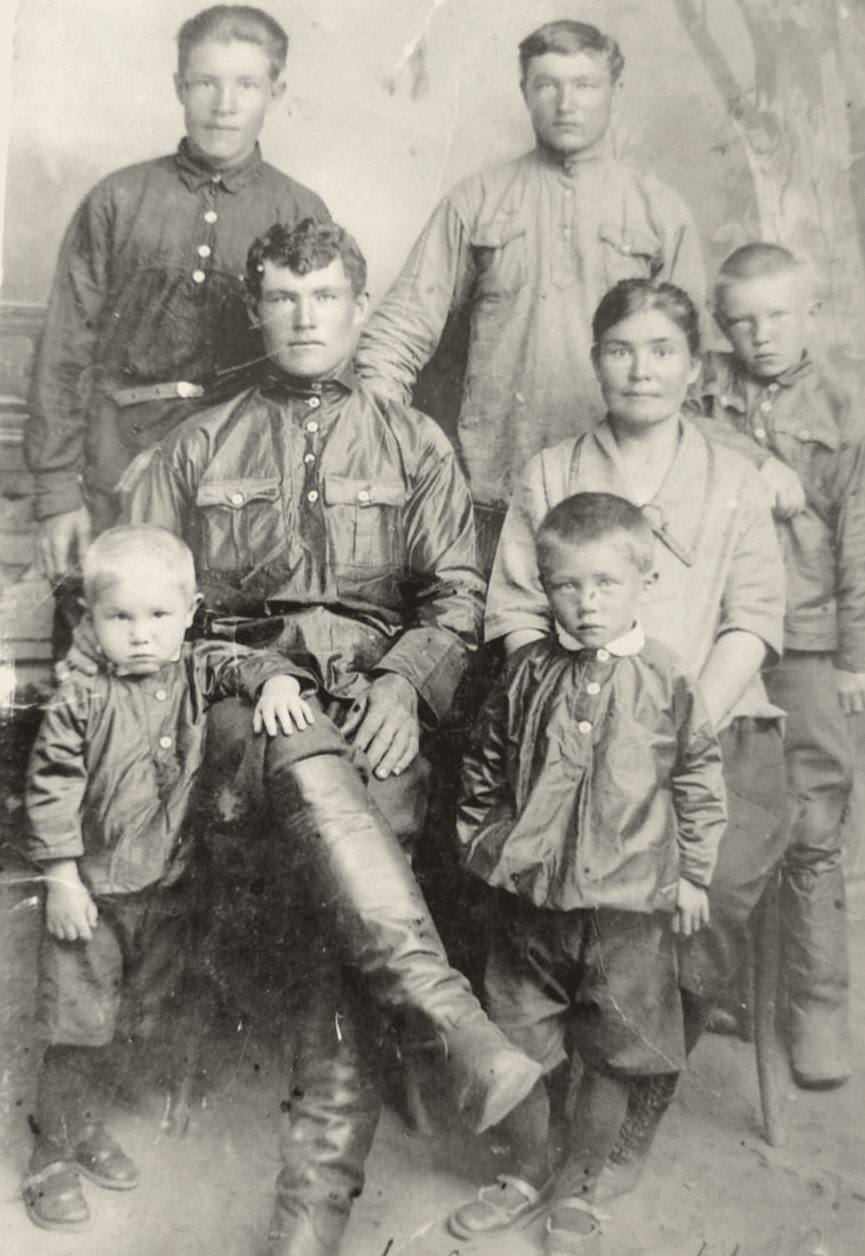 Архивная семейная фотография