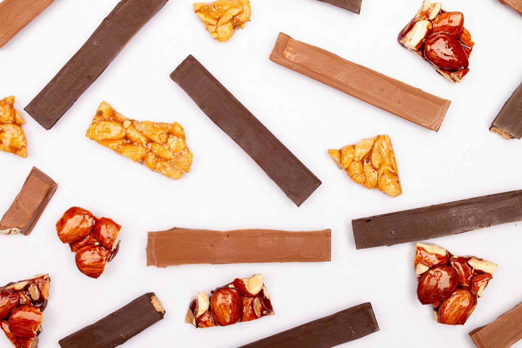 KROOSH nut bar ingredients: nuts and dried fruit