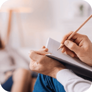 Капельница с медсестрой