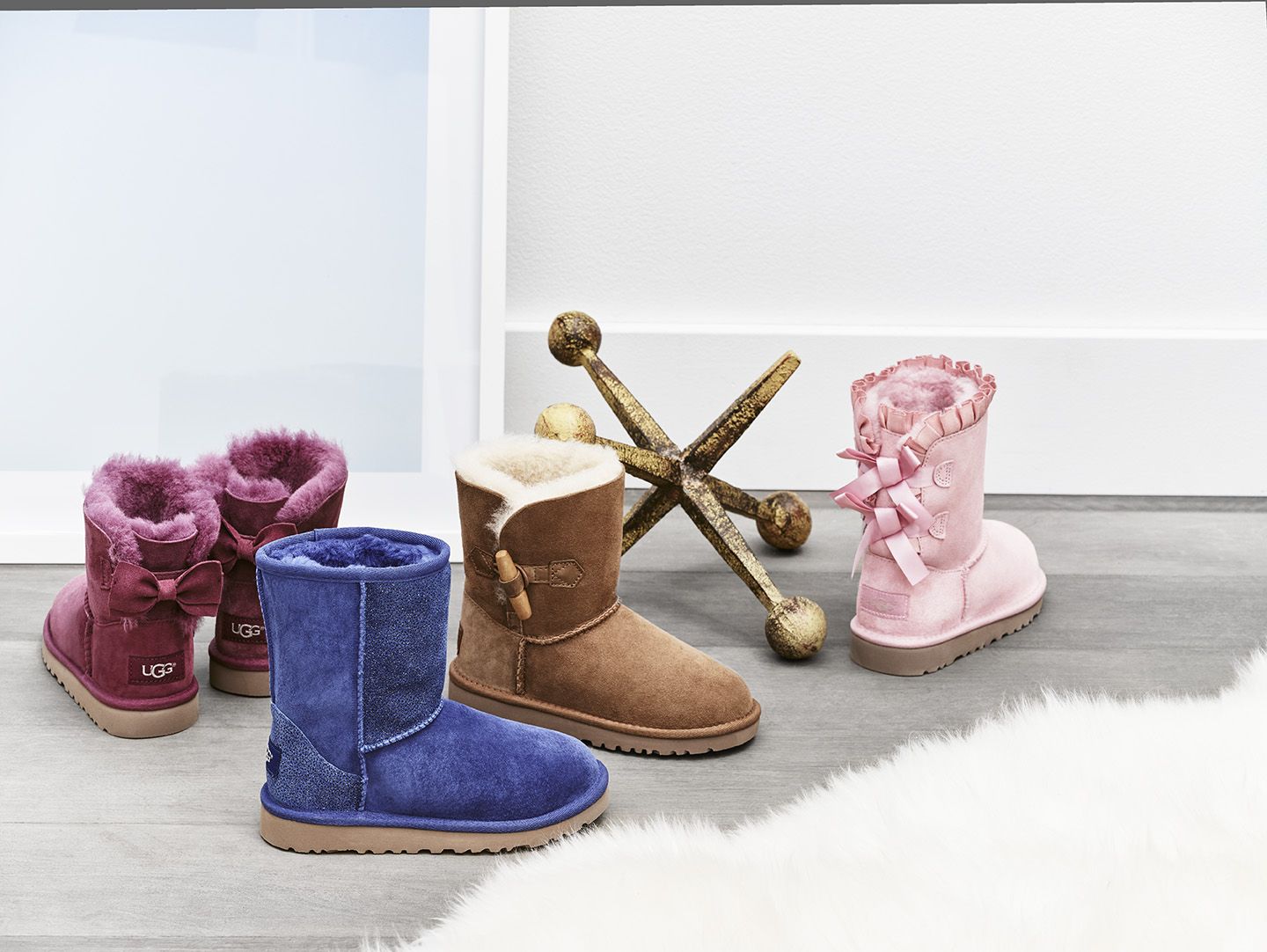 Чистка угги. UGG Classic short Botas. Реклама угги. Угги баннер. Сапожки UGG.