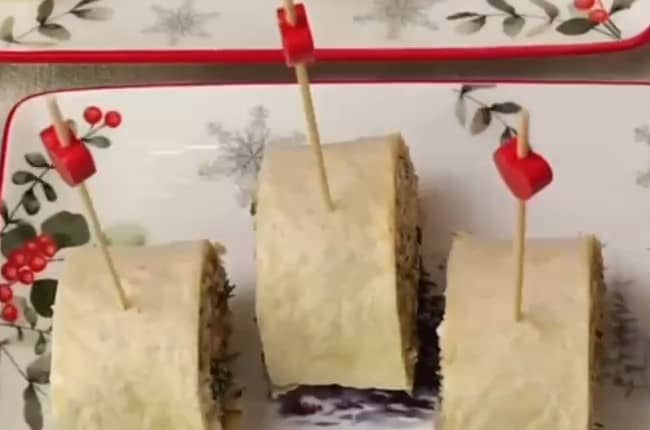 Приготовление канапе со шпротами: шаг 7