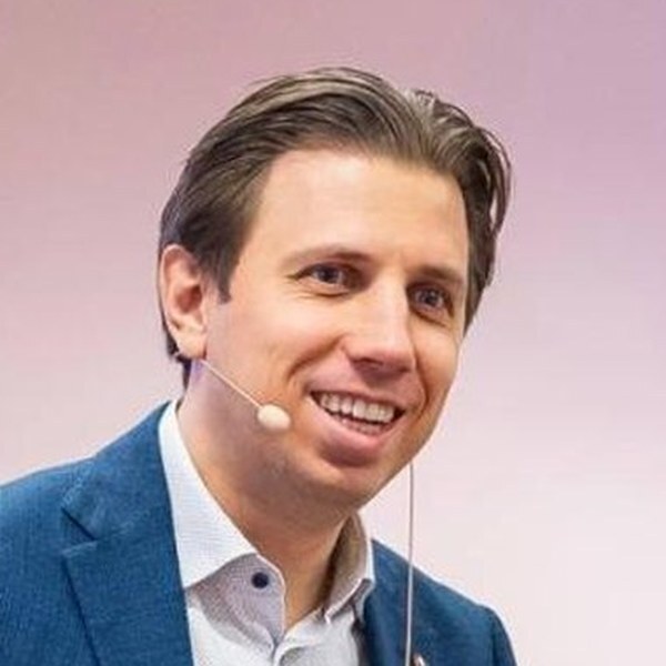 Алексей Комаров