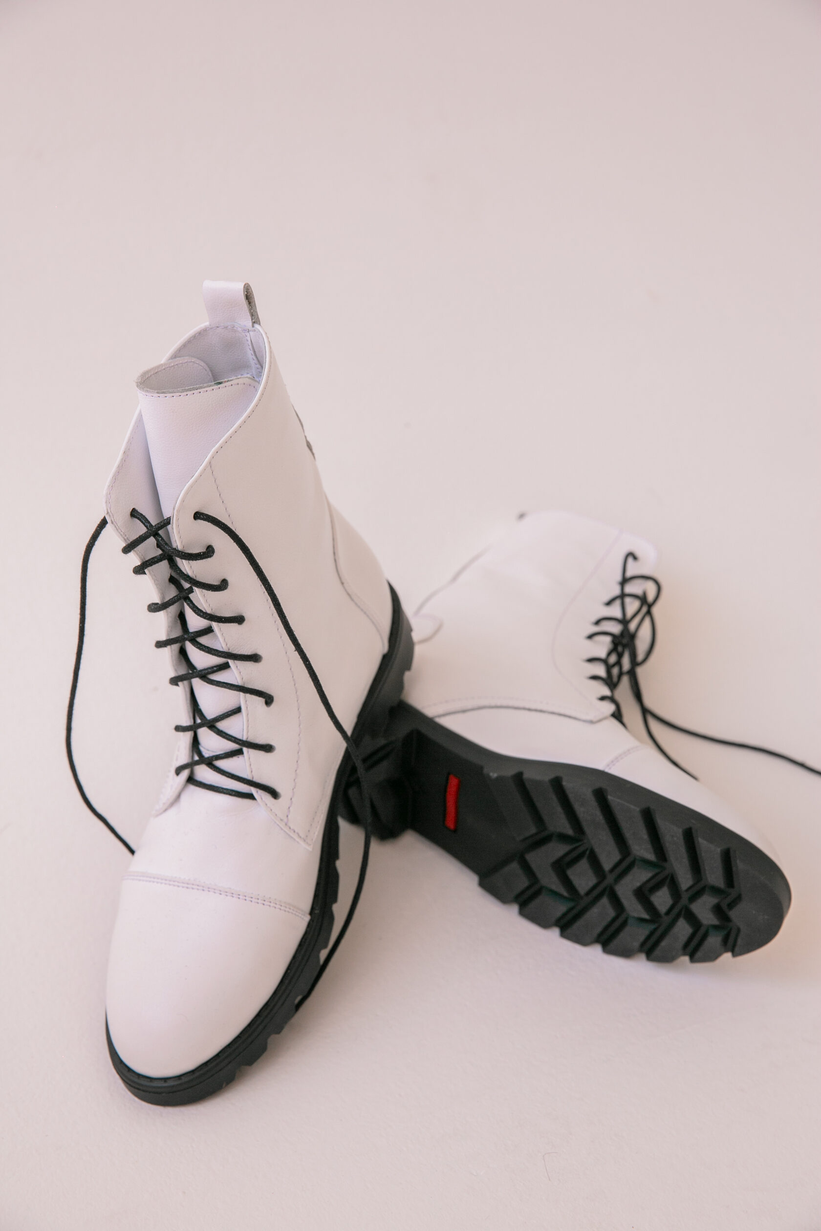 Берцы классические WHITE celvins shoes