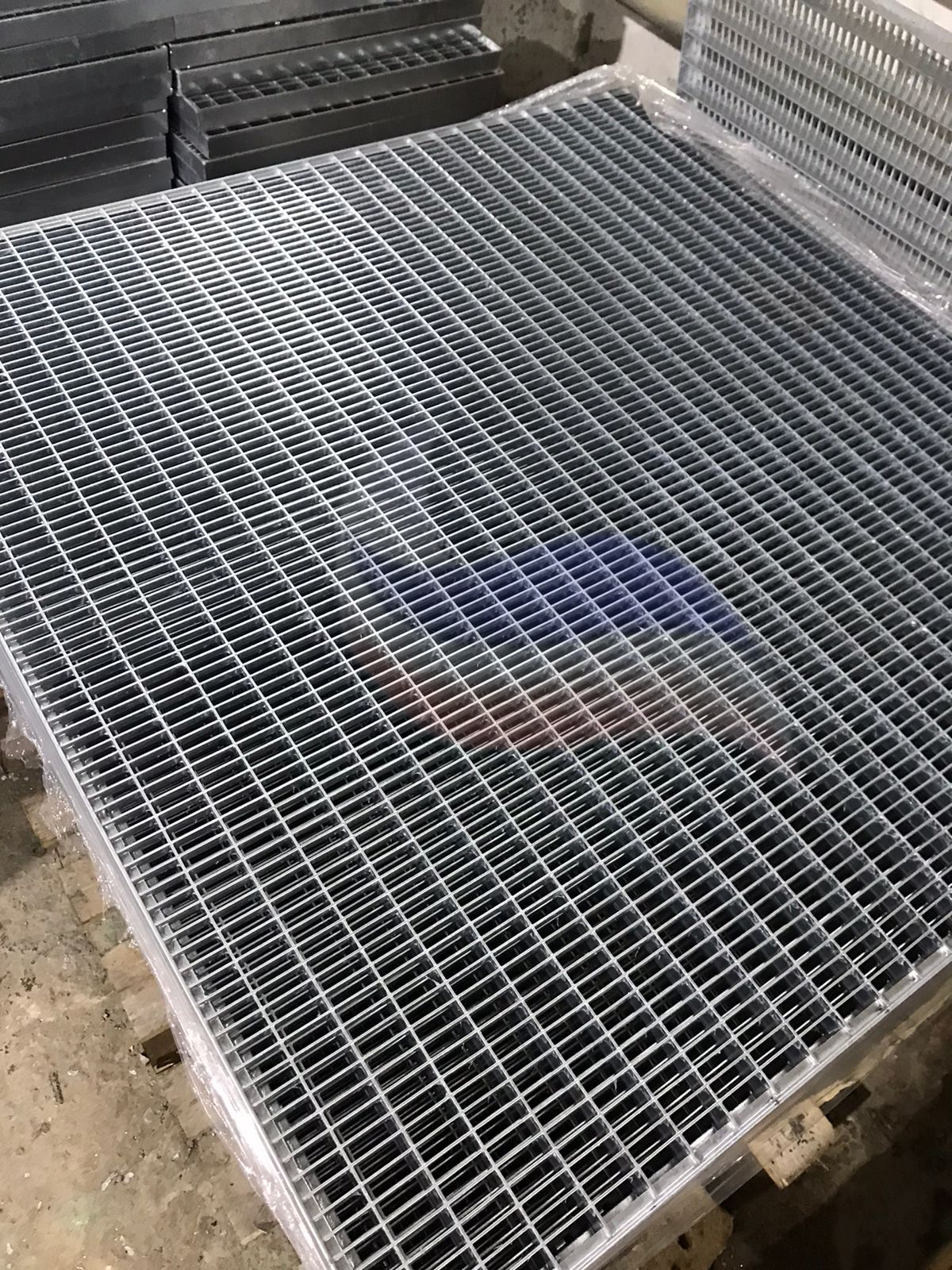 Решетчатый прессованный настил P 33x11 30x2 ZN