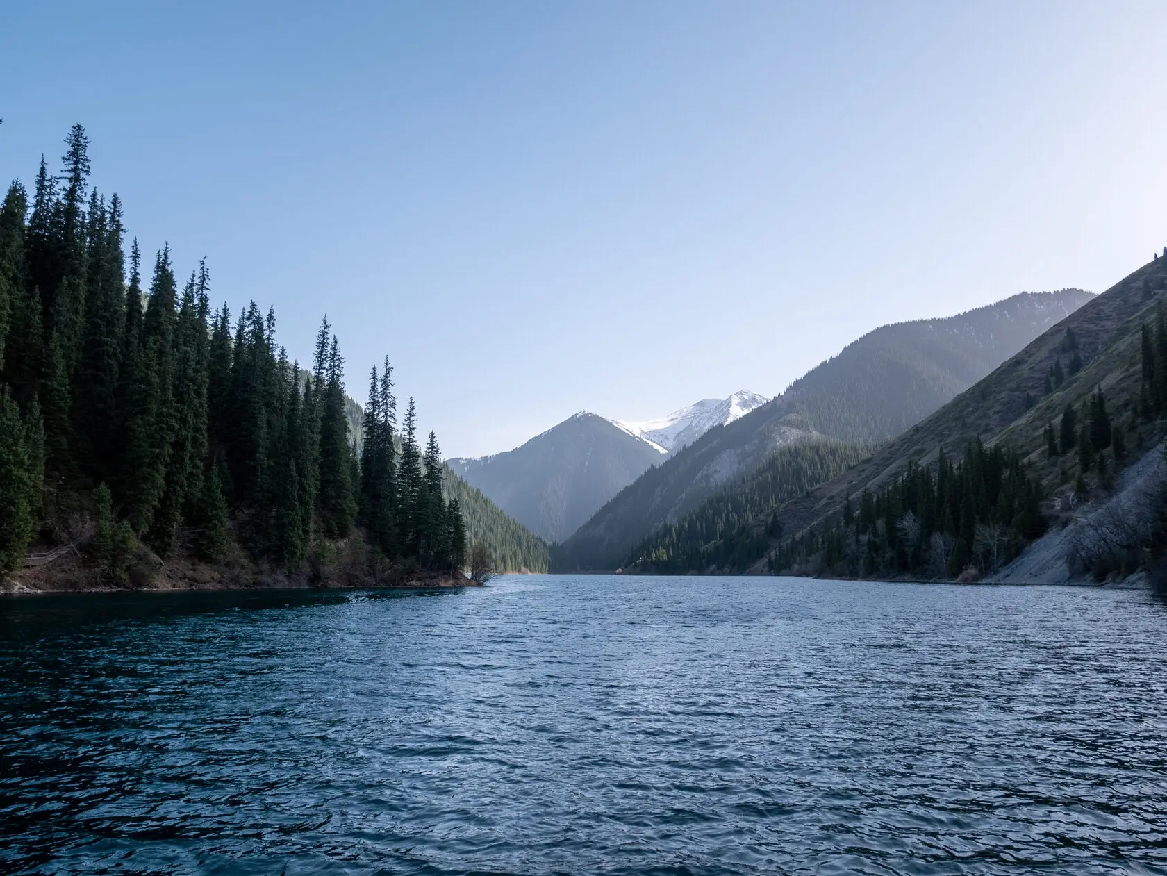 Кольсайское озеро — тропа и тянь-шаньские ели