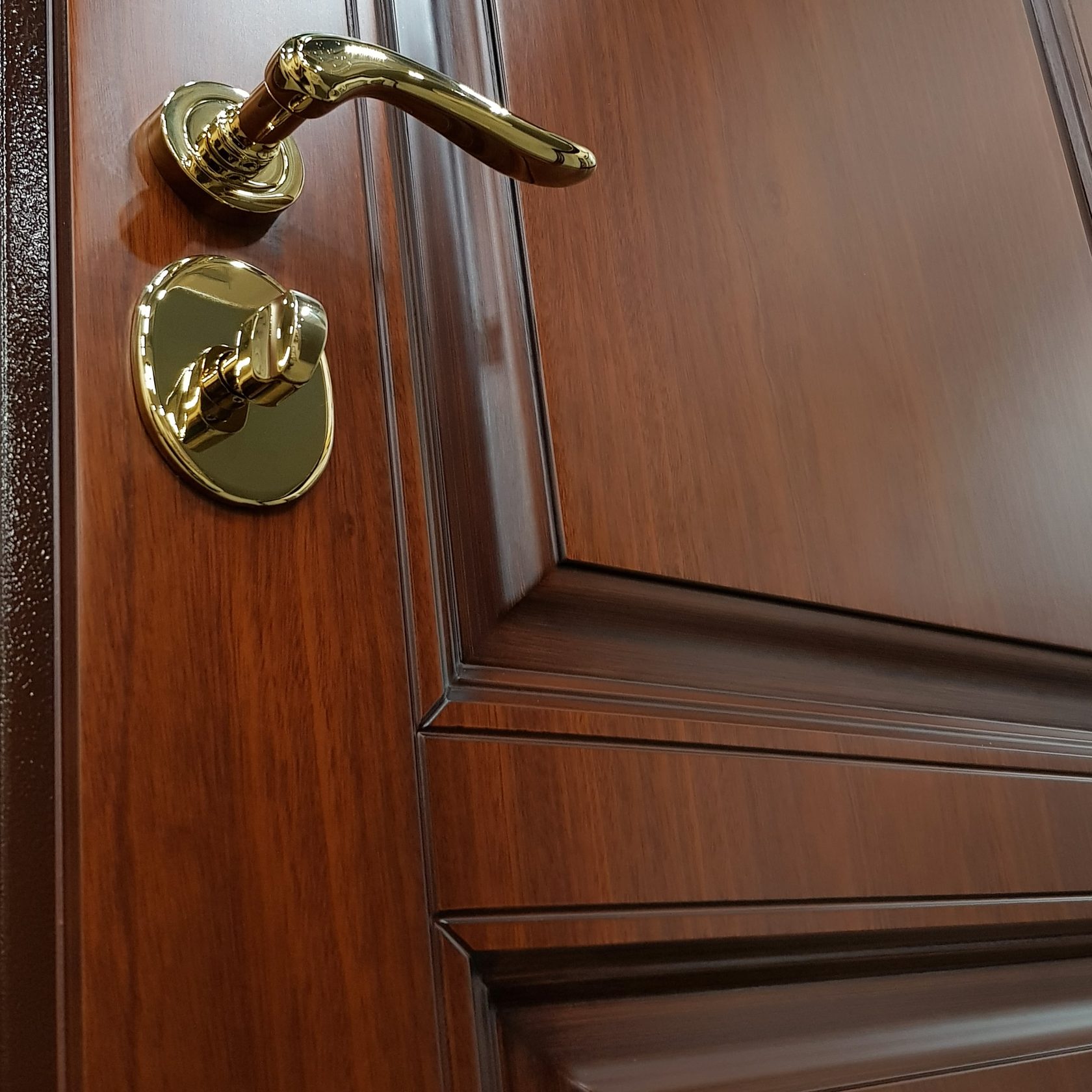 Шпон или шпонированые панели