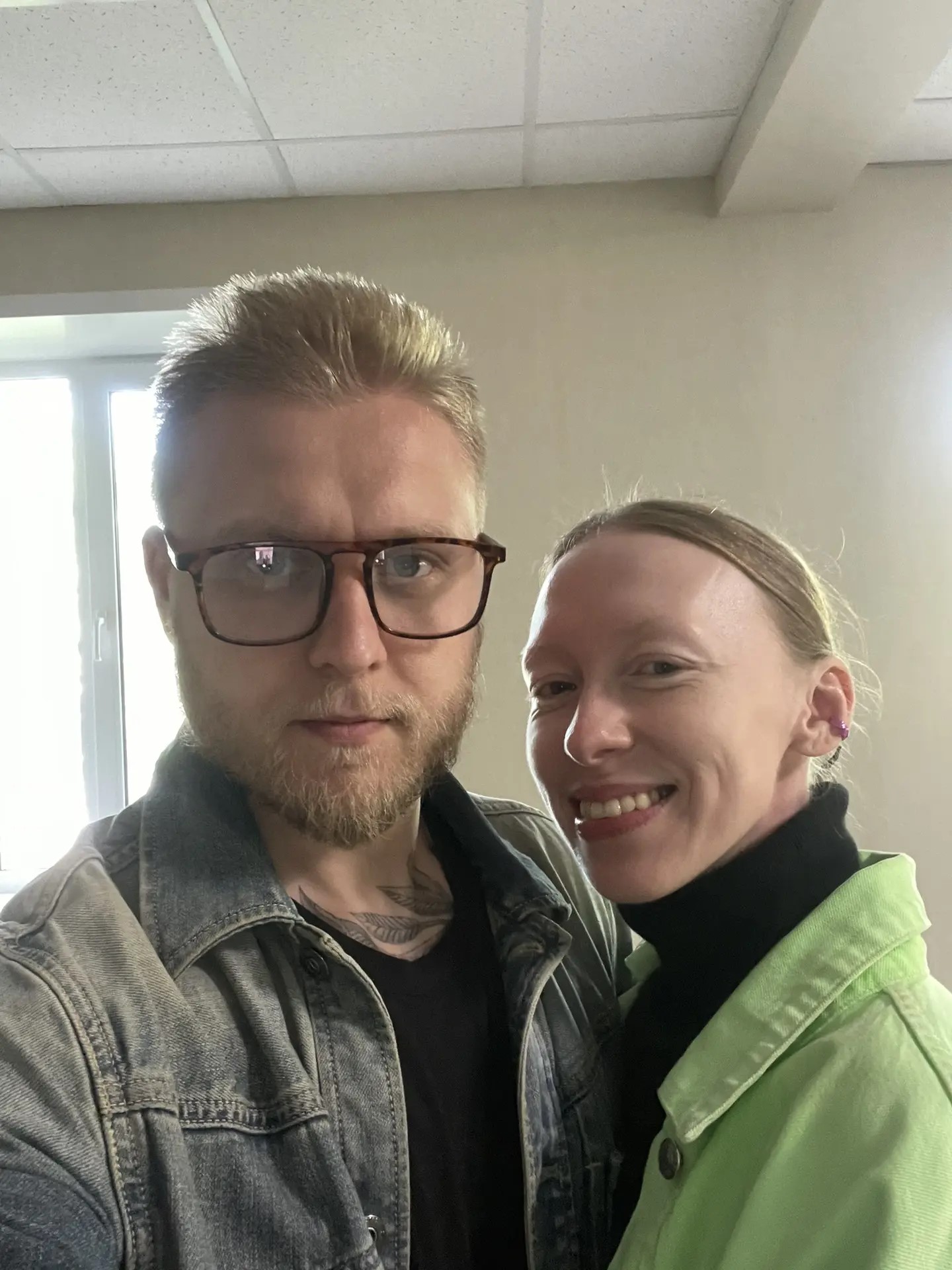 Женя и Влад Мухины в галерее