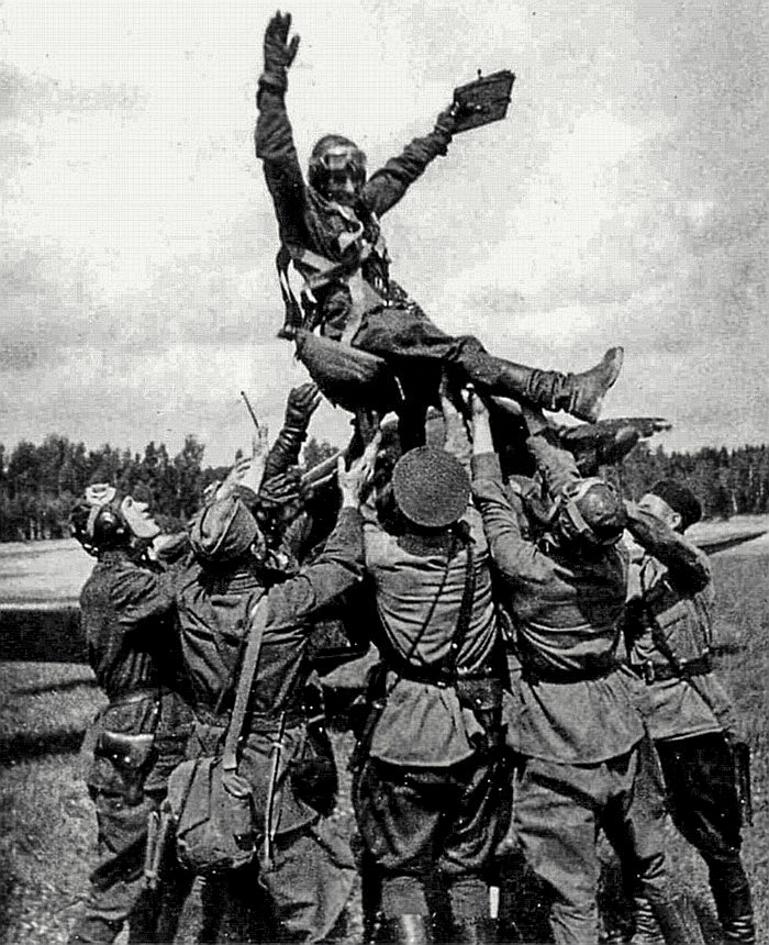 Великая отечественная война черно белые фотографии