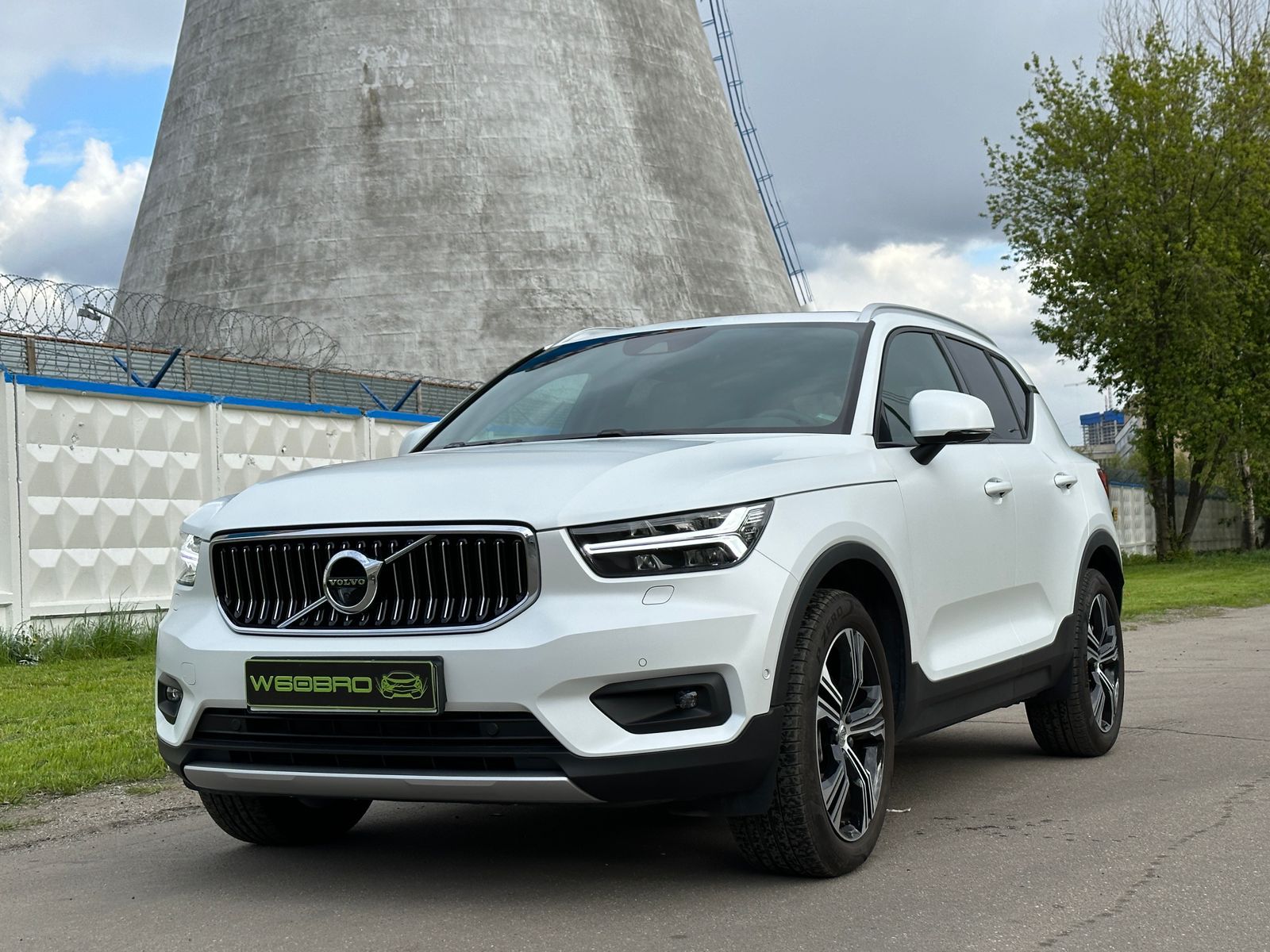 Volvo XC40: оклейка пленкой и защита лобового стекла