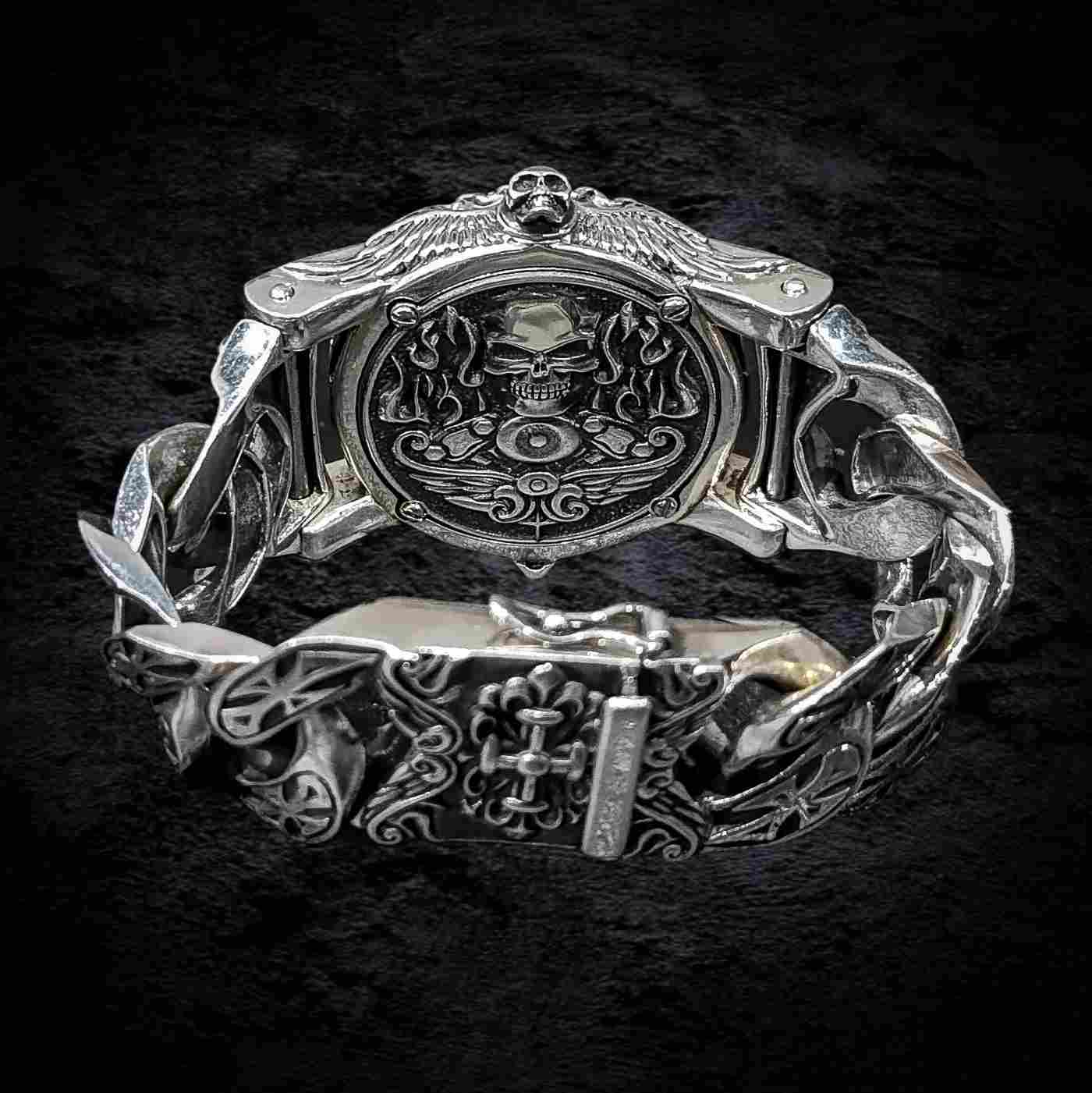 серебряные часы, эксклюзивные часы, дорогие часы из серебра.