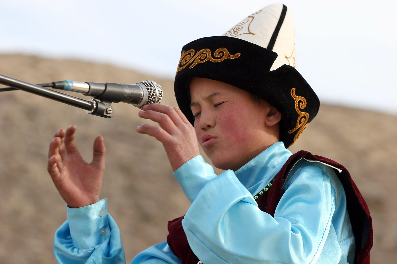 Хороший киргиз. Киргизы. Кыргыз. Киргизский головной убор. Кыргызстан люди.