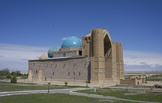 Мусульмане Азии все больше хотят совершить паломничество к святыням юга Казахстана