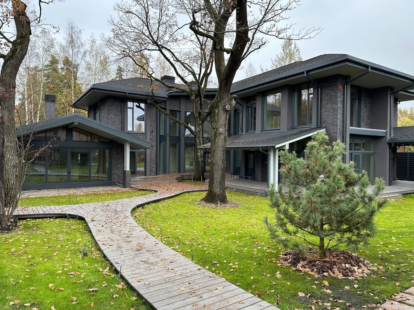 Алюминиевое остекление загородного дома