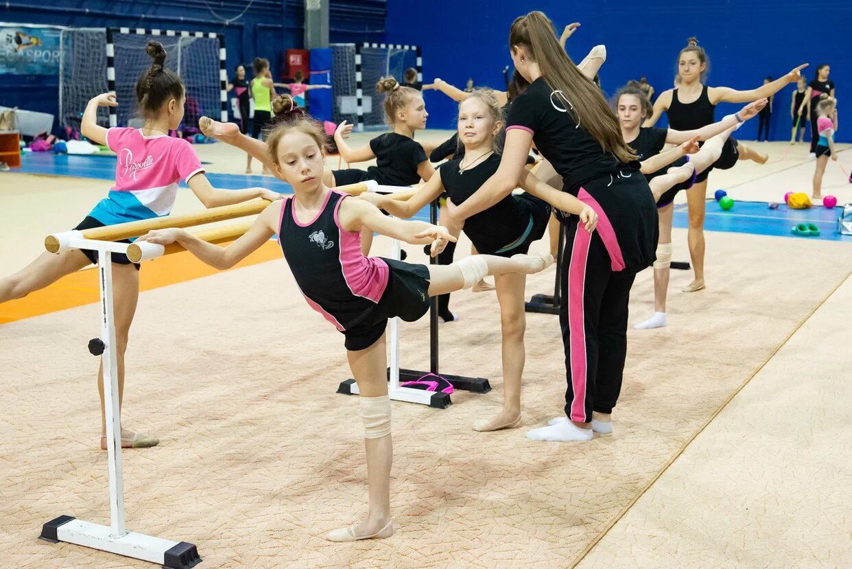 Клуб художественной гимнастики. Пируэт гимнастика. Pirouette [Пируэт] гимнастика. СК Pirouette гимнастика. Клуб художественной гимнастики Пируэт.