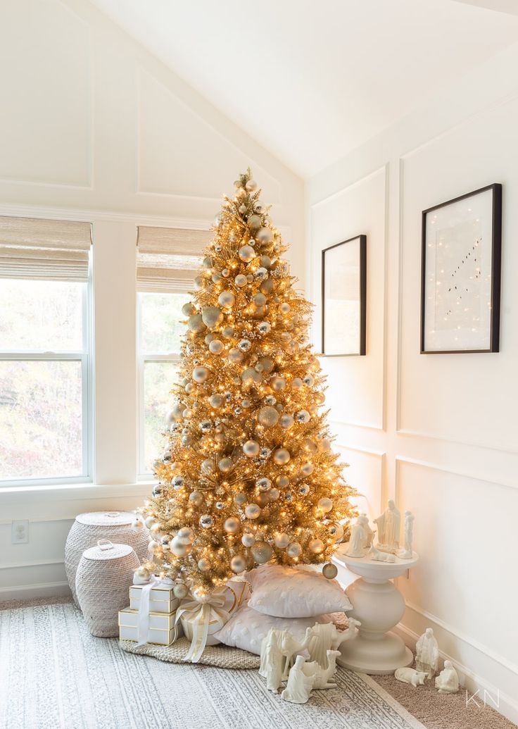 gold-christmas-tree