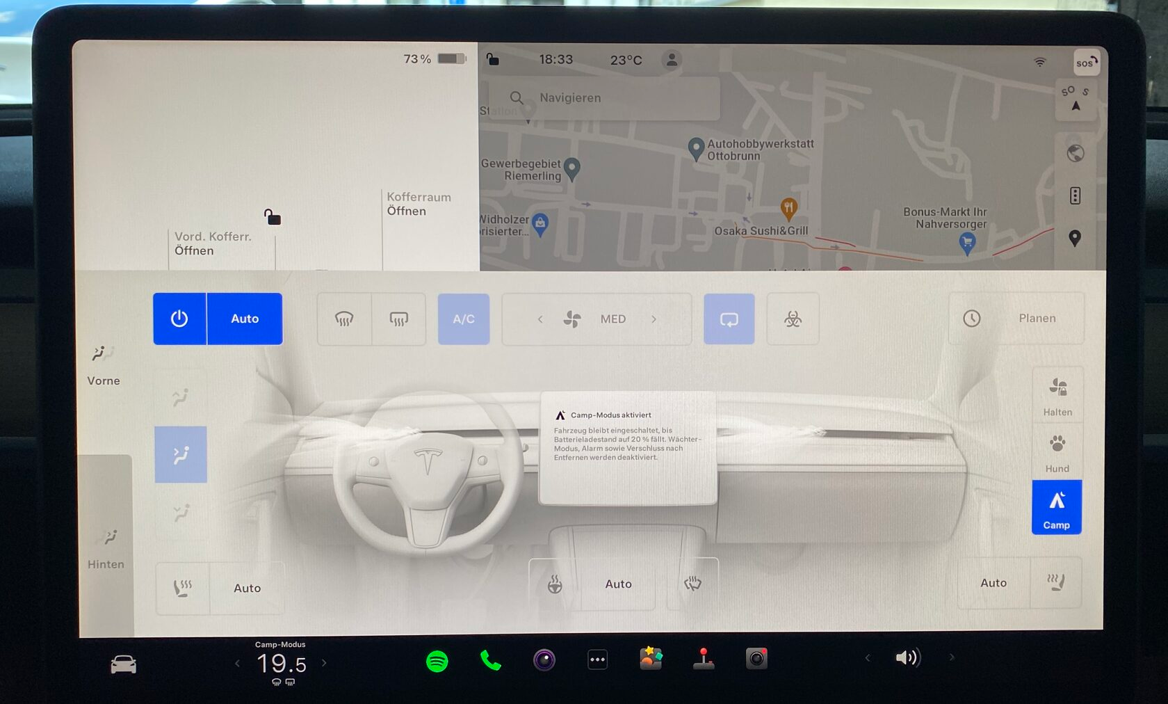 Aktivierung des Tesla Camp Modus am Touchscreen